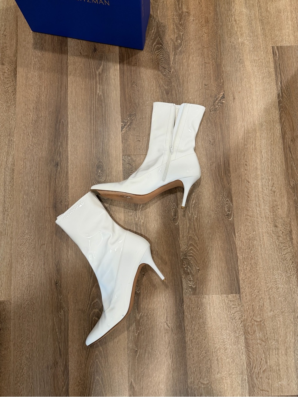 Stuart Weitzman Cream Leather boots
Size 10 1/2 Narrow